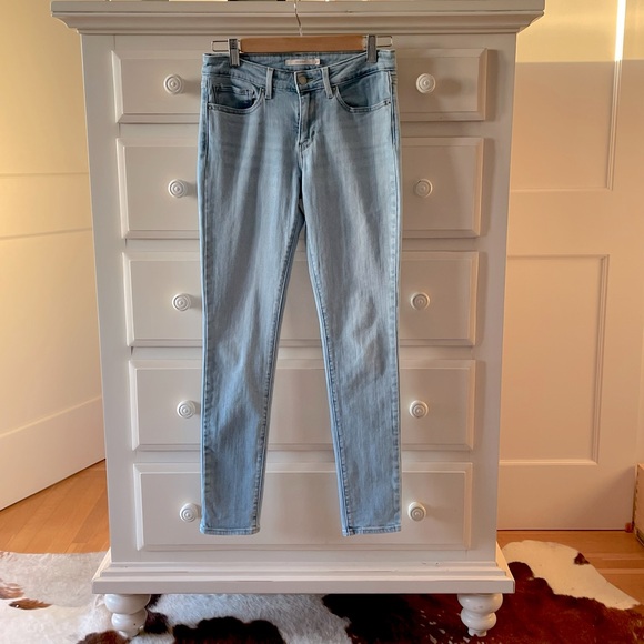 LIKE NEW Levi’s 711 Skinny Jeans Light Wash - Picture 5 of 16